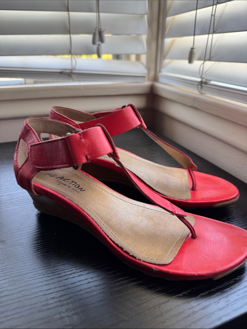 Kenneth Cole Reaction color Coral Red T-Strap Wedge Sandals